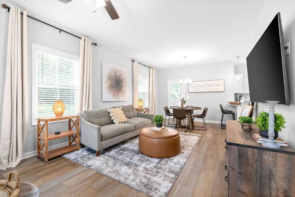 One-Of-A-Kind Smart, Cookie Themed Home For Up To 6 Кларксвілл Екстер'єр фото