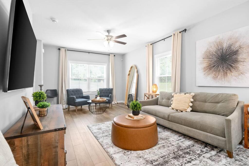 One-Of-A-Kind Smart, Cookie Themed Home For Up To 6 Кларксвілл Екстер'єр фото
