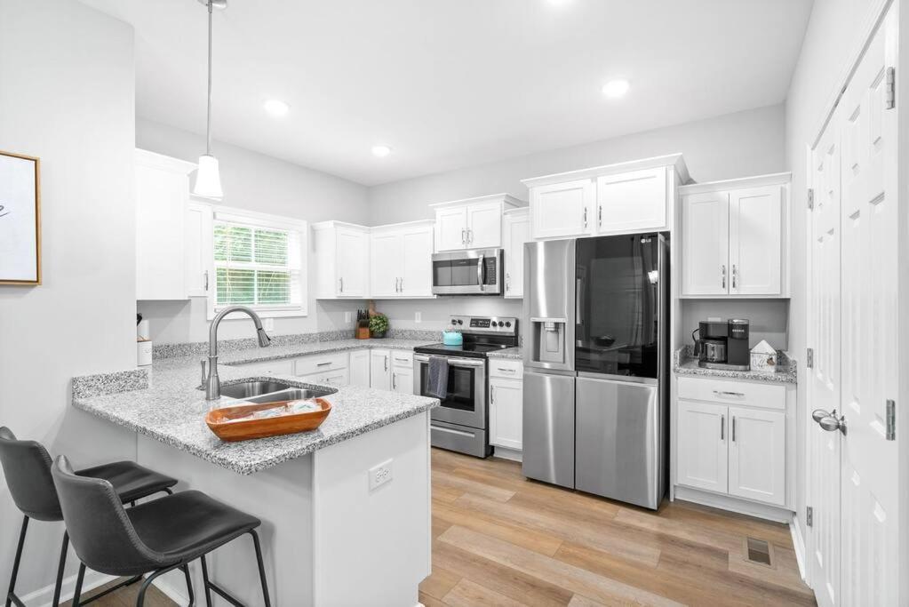 One-Of-A-Kind Smart, Cookie Themed Home For Up To 6 Кларксвілл Екстер'єр фото