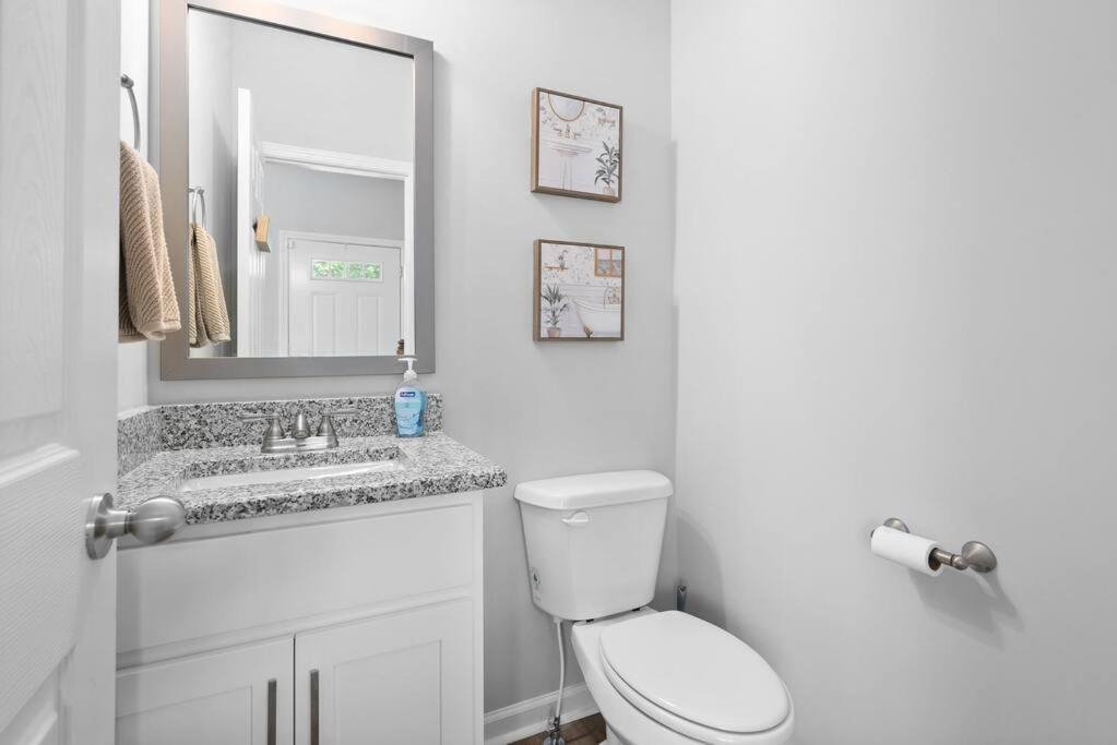 One-Of-A-Kind Smart, Cookie Themed Home For Up To 6 Кларксвілл Екстер'єр фото