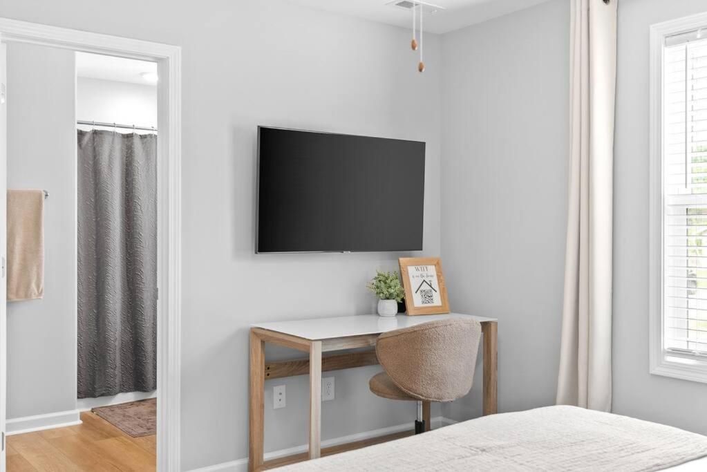 One-Of-A-Kind Smart, Cookie Themed Home For Up To 6 Кларксвілл Екстер'єр фото