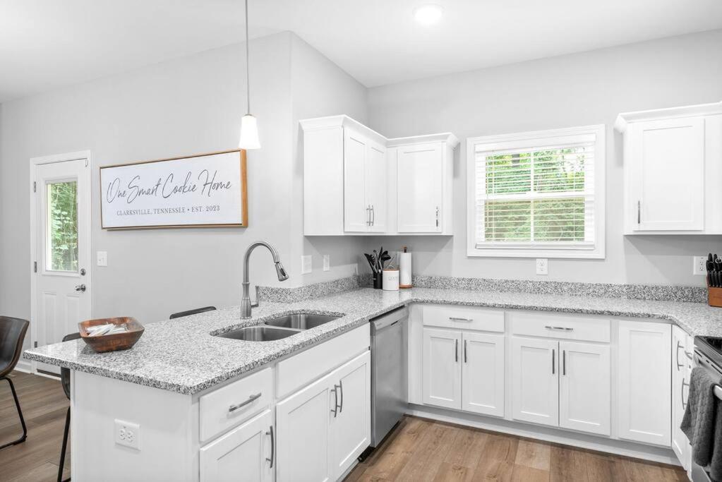 One-Of-A-Kind Smart, Cookie Themed Home For Up To 6 Кларксвілл Екстер'єр фото