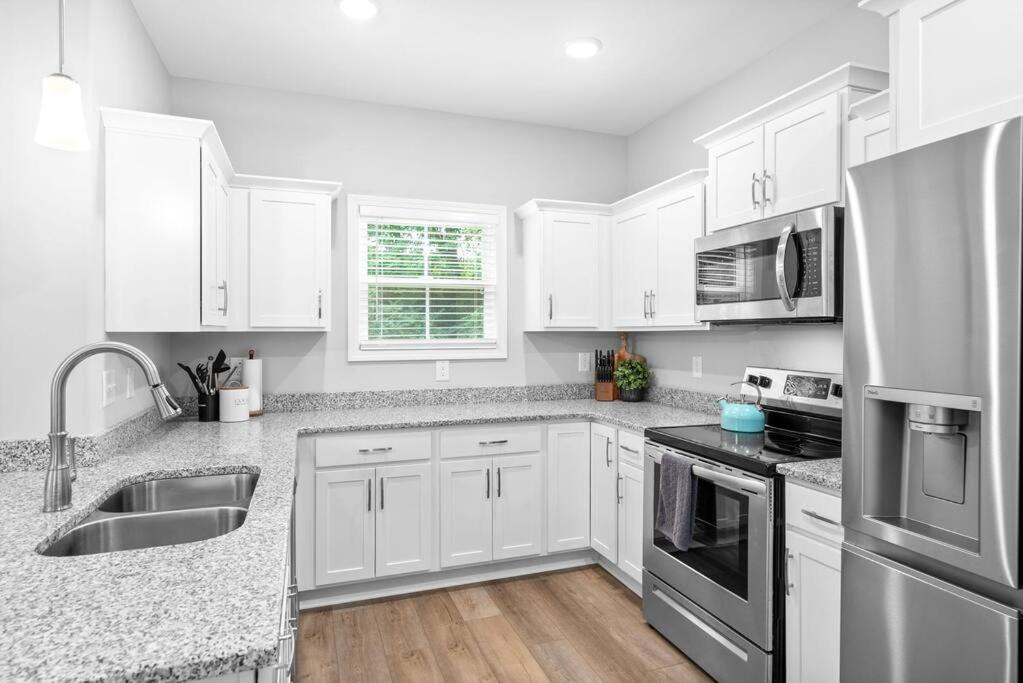 One-Of-A-Kind Smart, Cookie Themed Home For Up To 6 Кларксвілл Екстер'єр фото