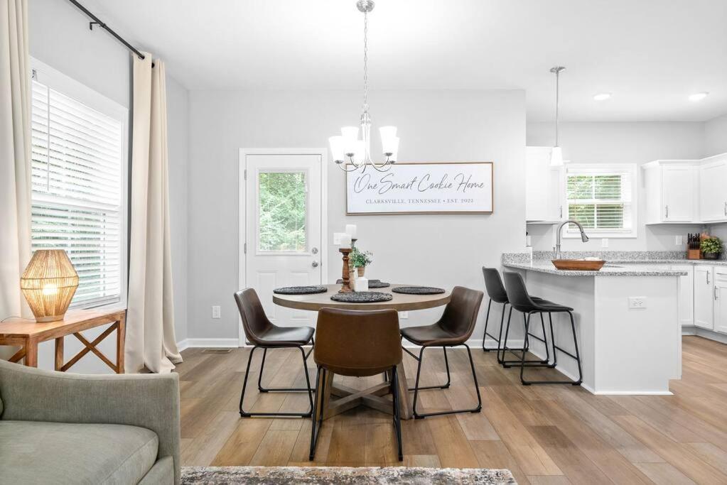 One-Of-A-Kind Smart, Cookie Themed Home For Up To 6 Кларксвілл Екстер'єр фото
